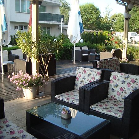 Hotel Astra Ravda Exteriér fotografie