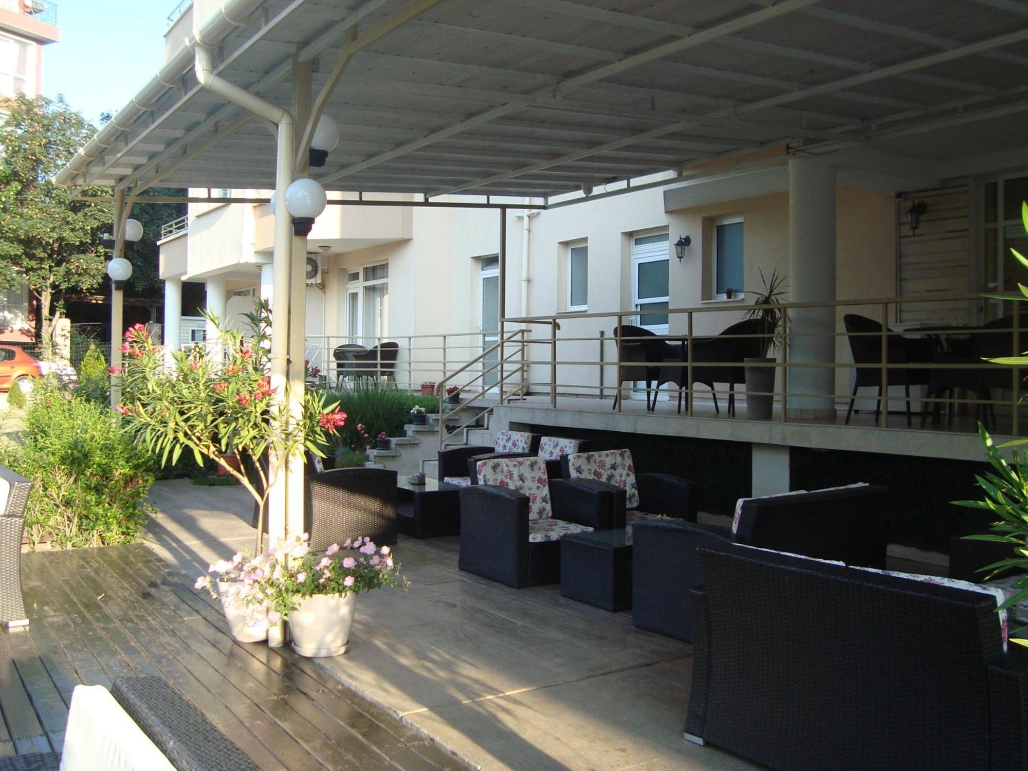 Hotel Astra Ravda Exteriér fotografie
