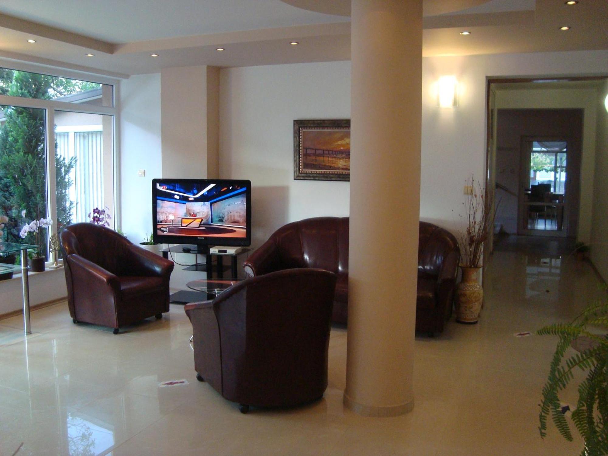 Hotel Astra Ravda Exteriér fotografie