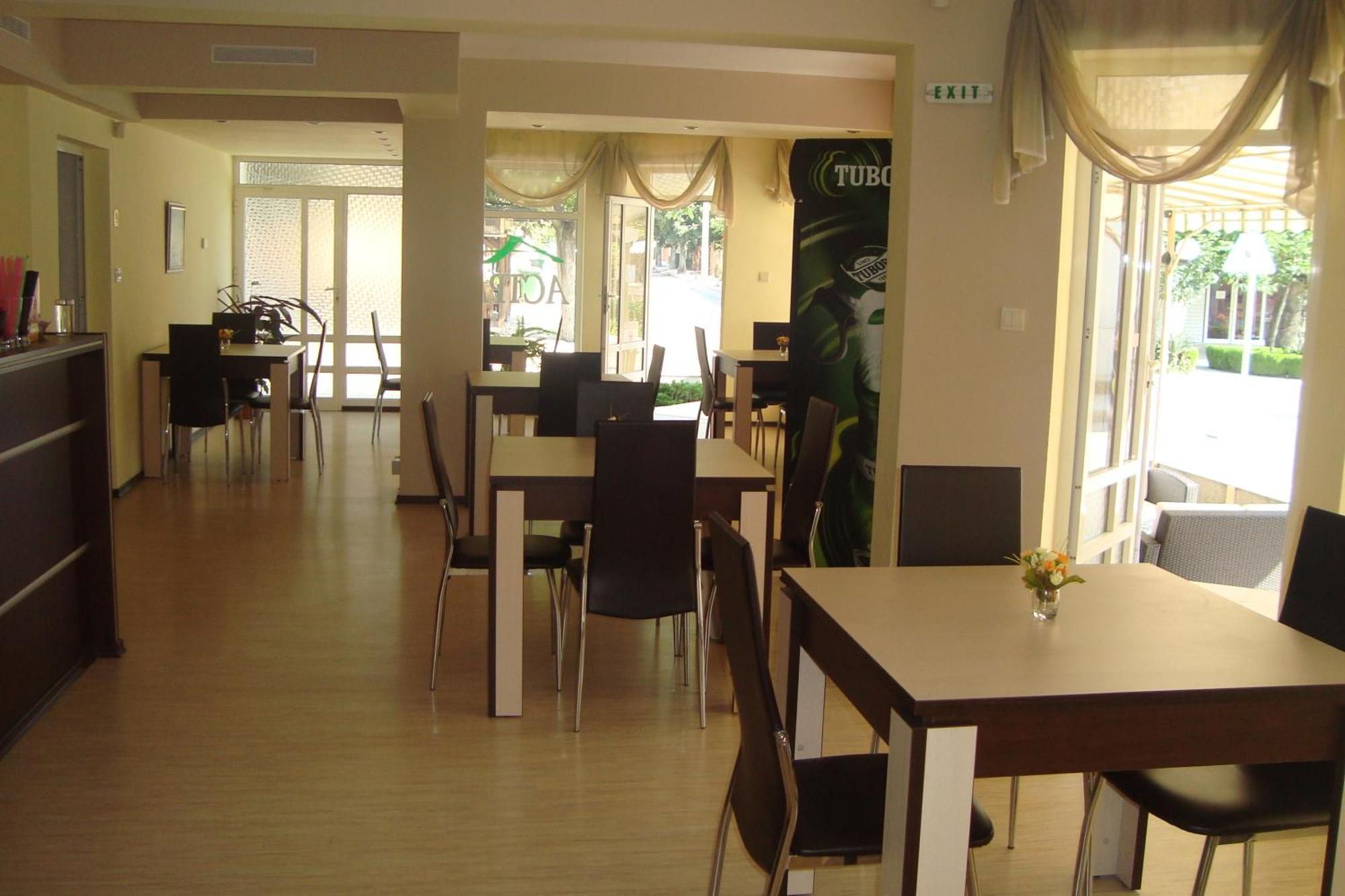 Hotel Astra Ravda Exteriér fotografie