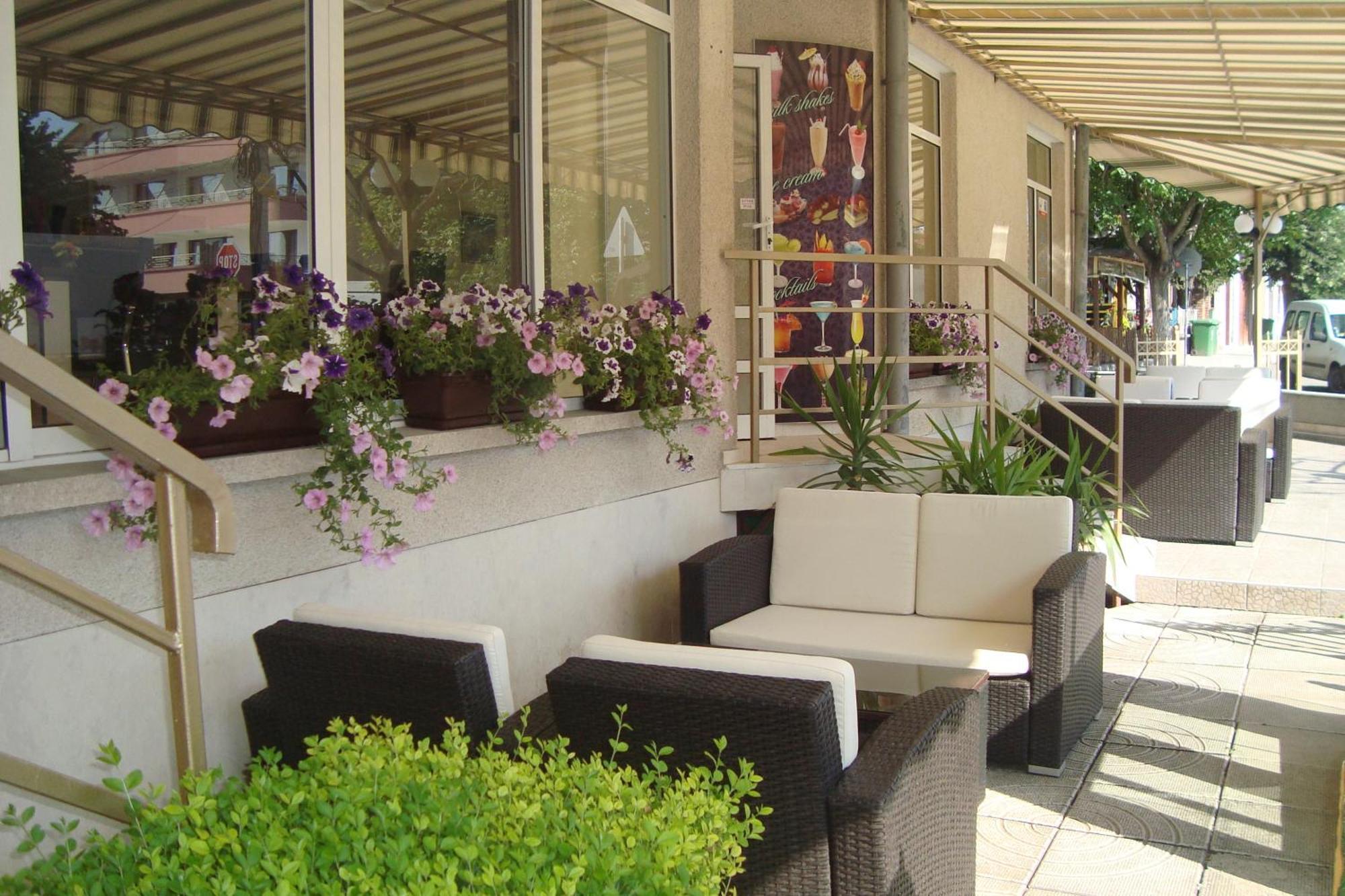Hotel Astra Ravda Exteriér fotografie