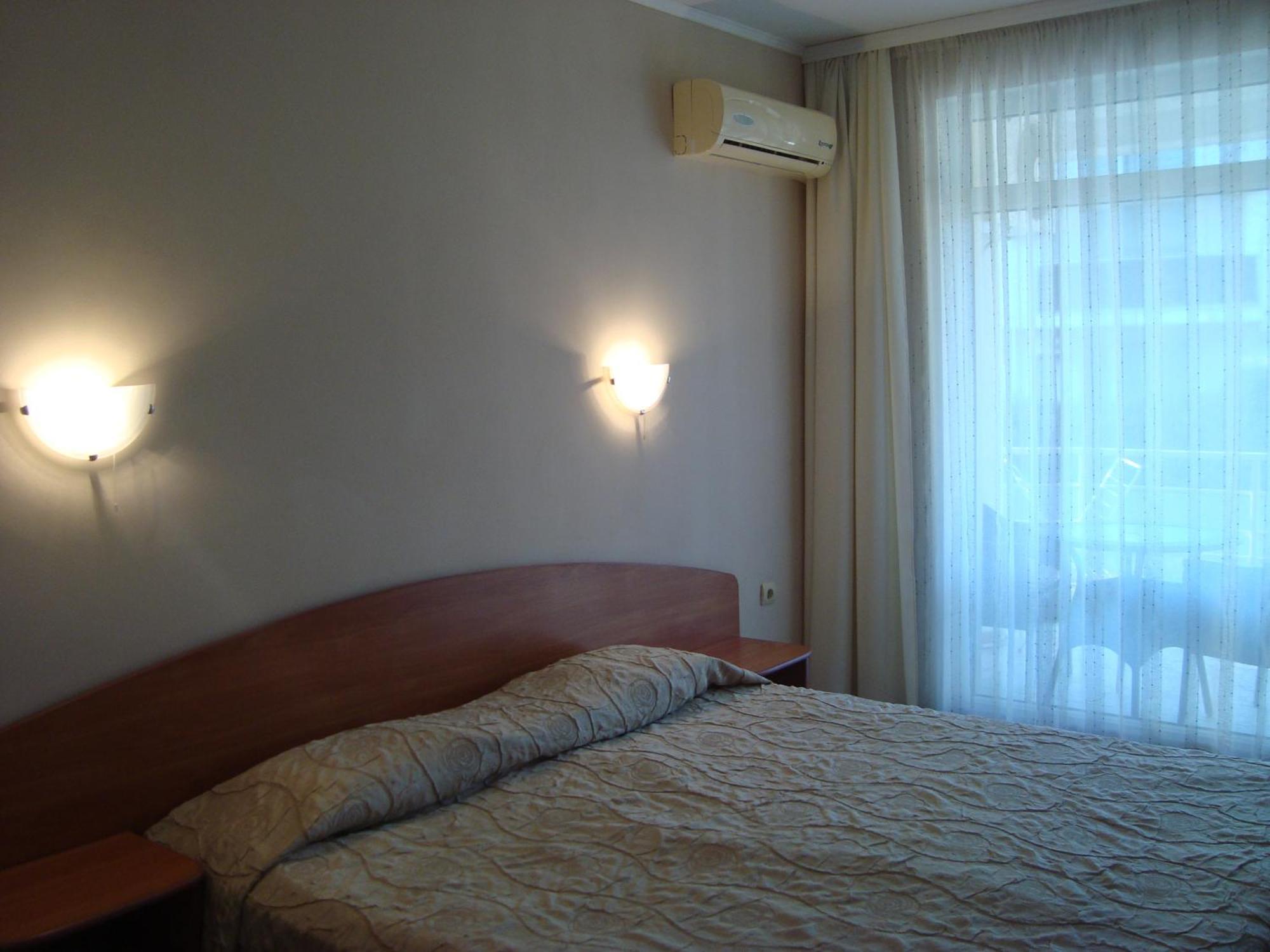 Hotel Astra Ravda Exteriér fotografie
