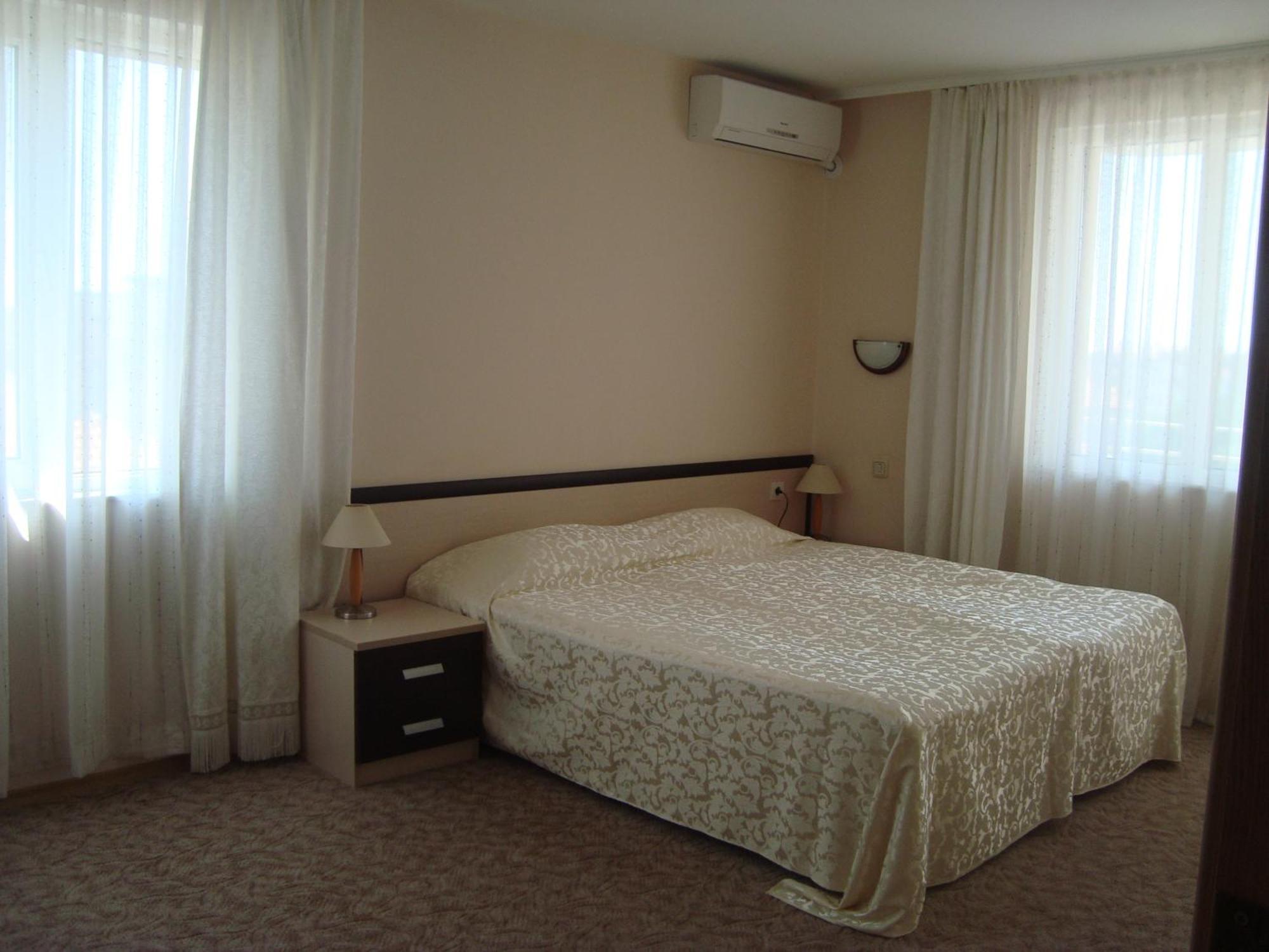 Hotel Astra Ravda Exteriér fotografie