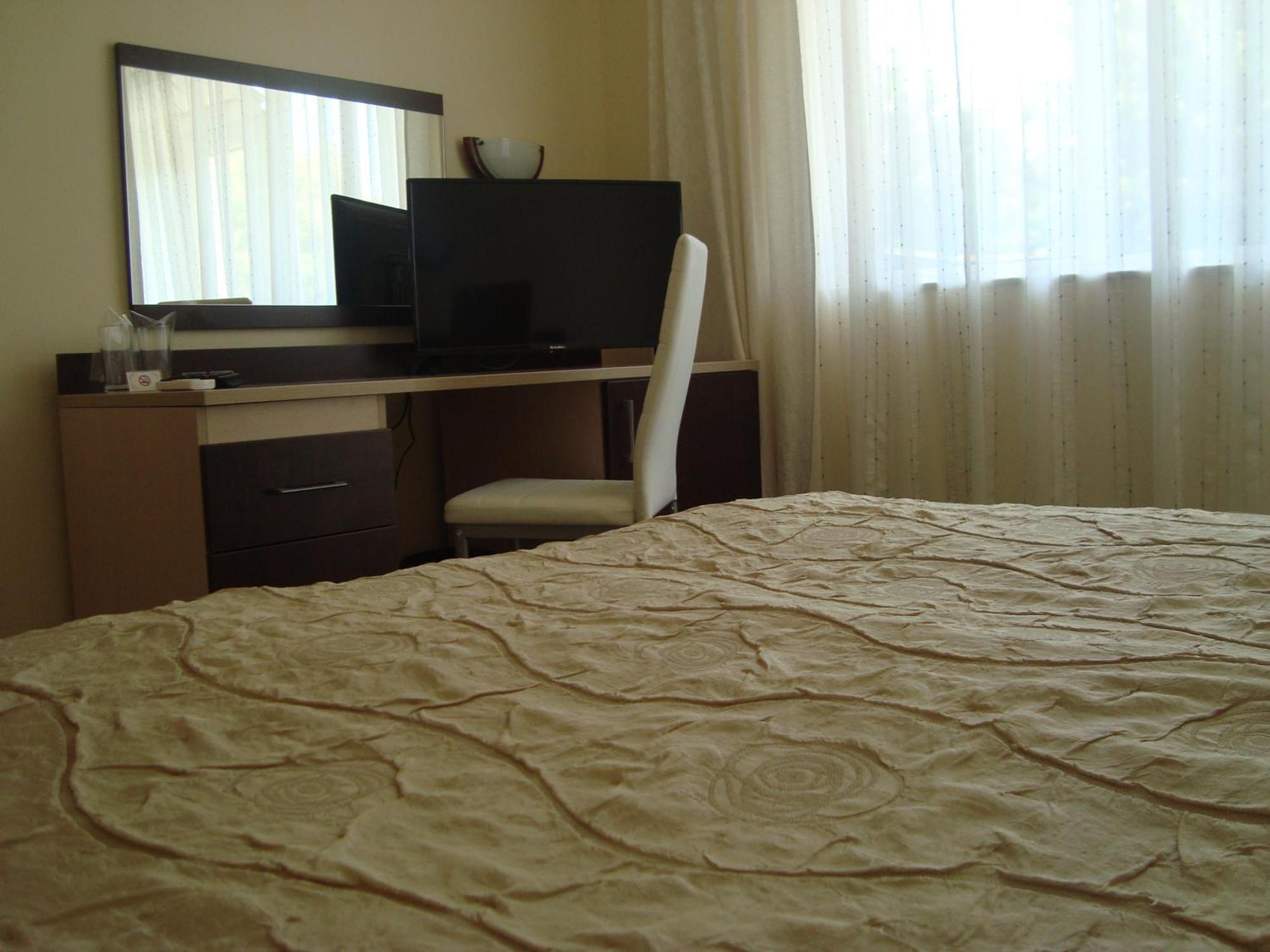 Hotel Astra Ravda Exteriér fotografie