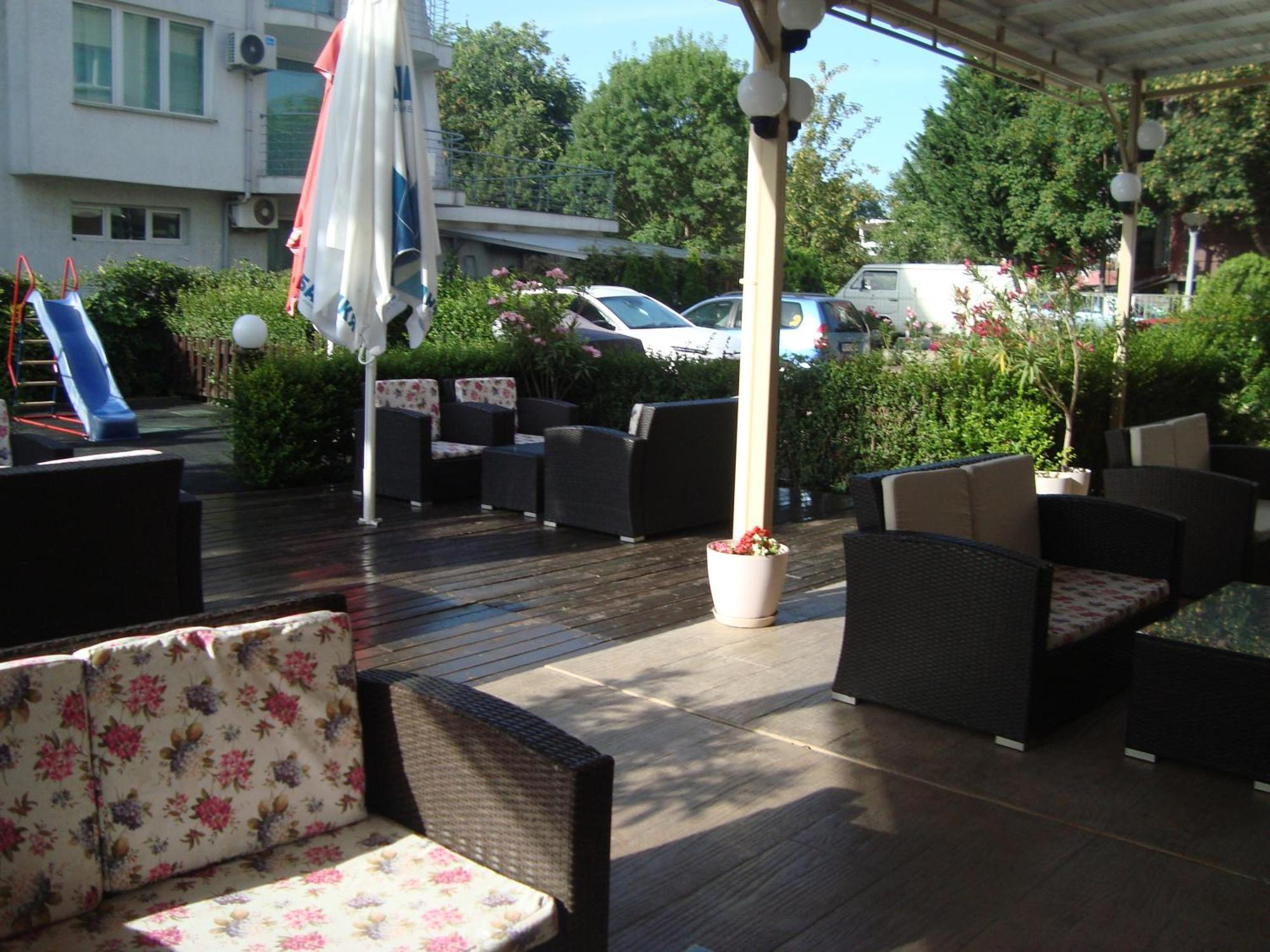 Hotel Astra Ravda Exteriér fotografie