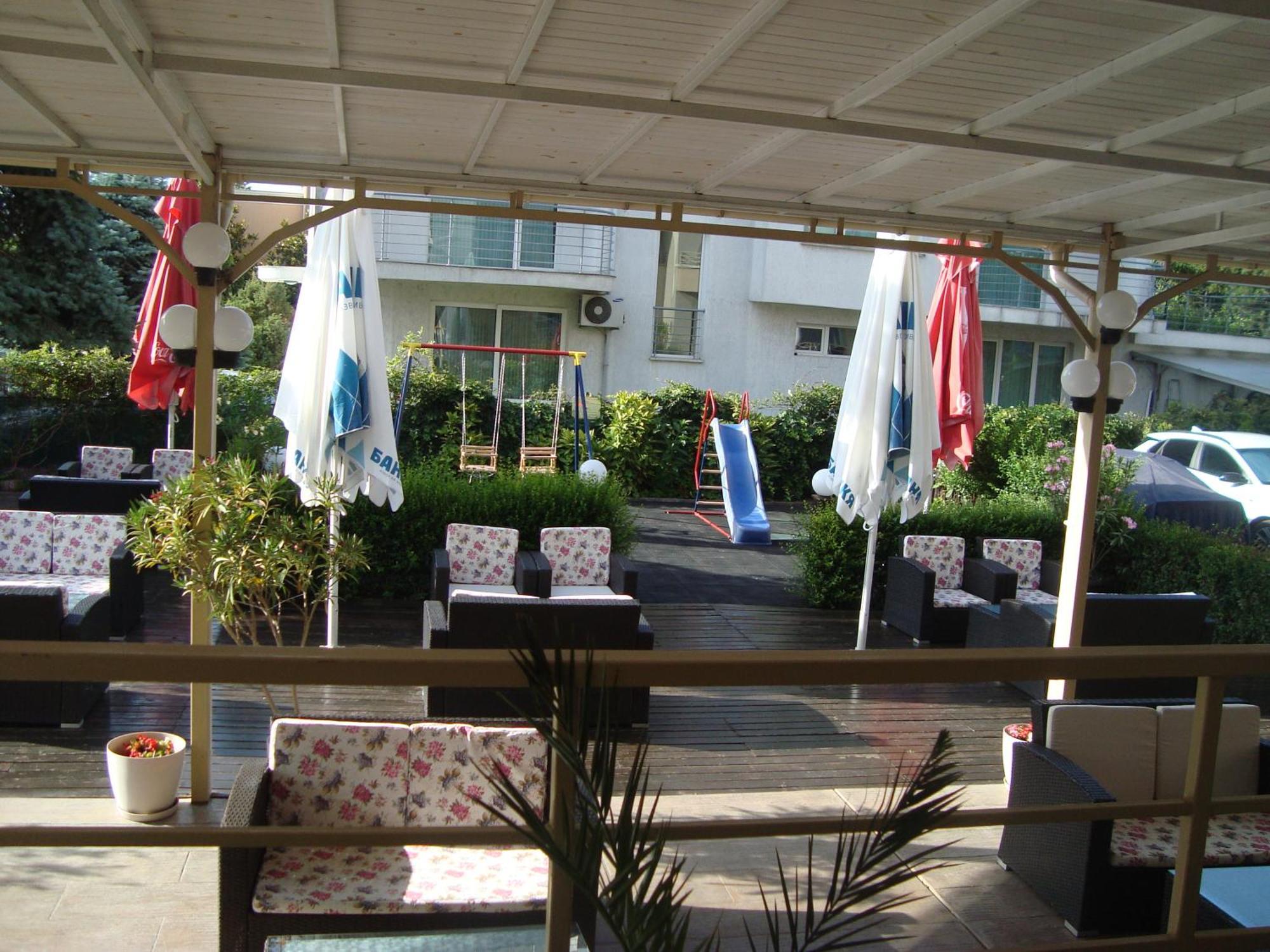 Hotel Astra Ravda Exteriér fotografie