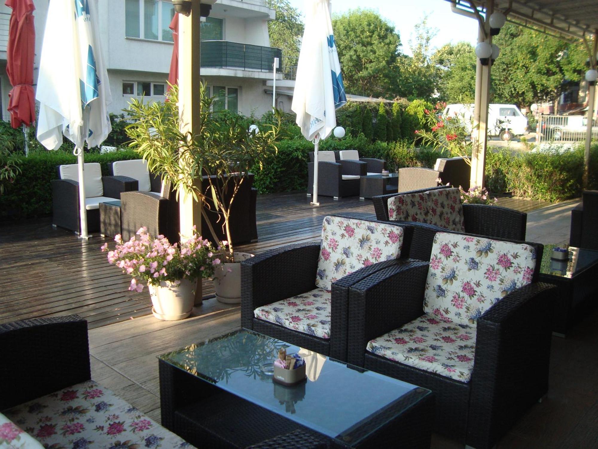 Hotel Astra Ravda Exteriér fotografie