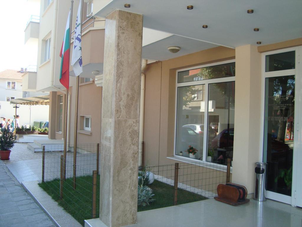Hotel Astra Ravda Exteriér fotografie
