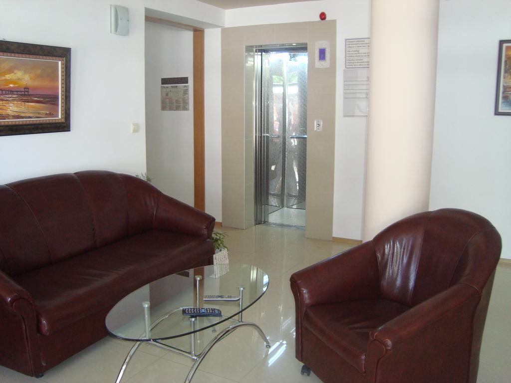 Hotel Astra Ravda Exteriér fotografie