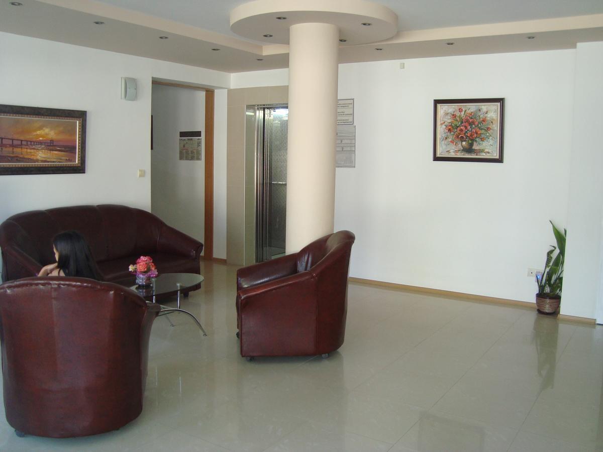 Hotel Astra Ravda Exteriér fotografie